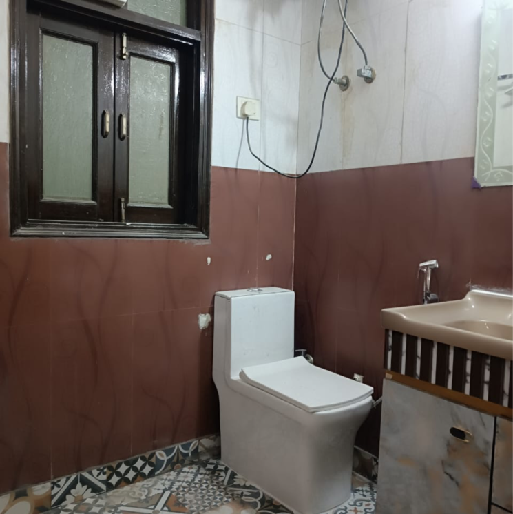 Attached Bathroom, kalkaji 2 Bedroom 1000 Sq.Ft. Builder Floor In Kalkaji Delhi 8762231