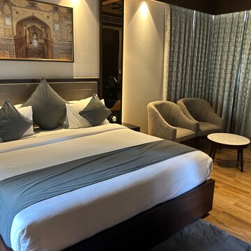 Bedroom in Studio Villa at Pushkar – for Sale