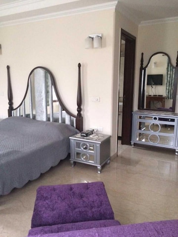 Room in 3 BHK Builder Floor at Greater Kailash I – for Rent