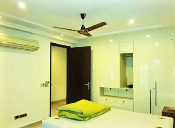 Team Area in 4 BHK Builder Floor at Panchsheel Park – for Rent