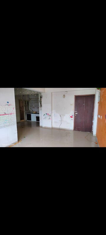 Room in 2 BHK Apartment at Soham Dev Pride, Motera – for Rent