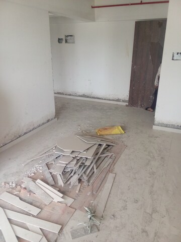 Room in 1 BHK Apartment at Sushanku Avenue 36, Goregaon West – for Sale