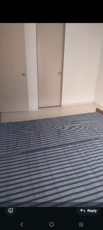 Room in 2 BHK Apartment at Sun Atmosphere, Shela – for Rent