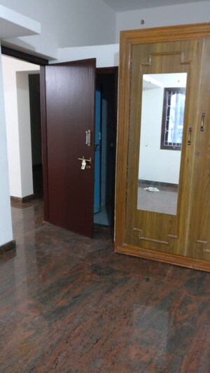 Room in 6 BHK Independent House at Rt Nagar – for Sale