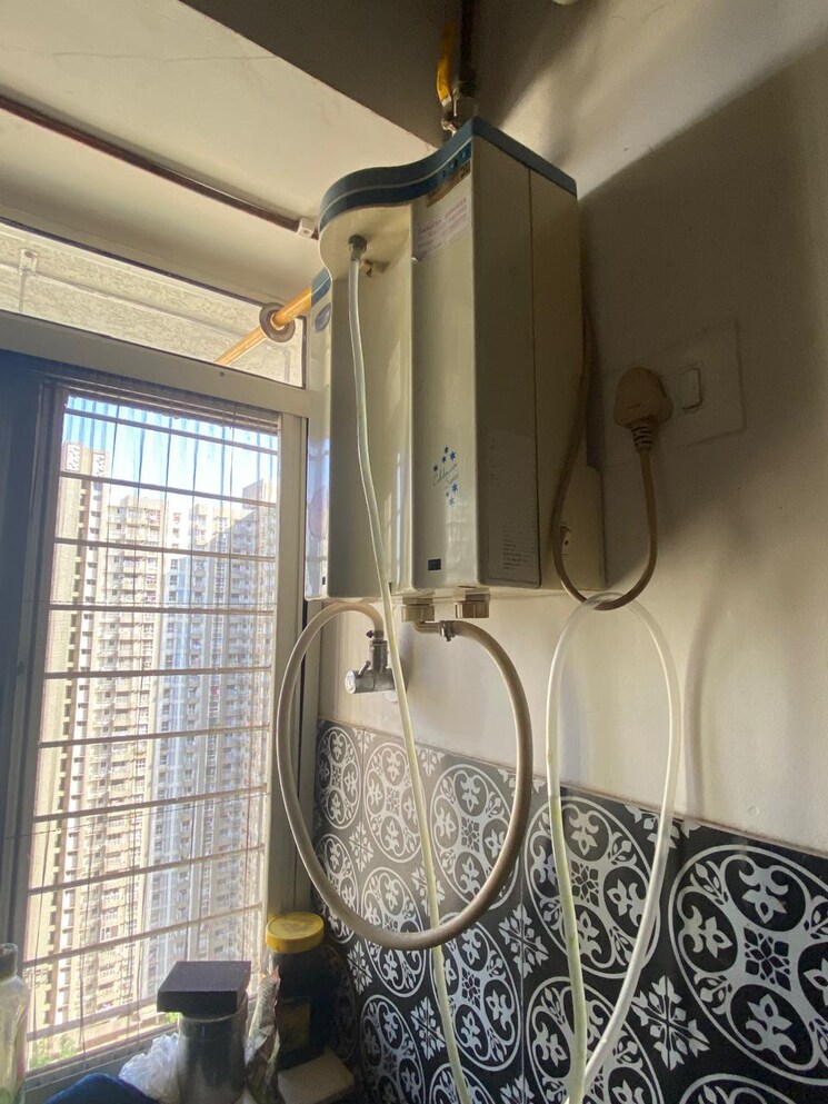 Bathroom, lodha-amara 2 Bedroom 750 Sq.Ft. Apartment In Kolshet Road Thane 8762317