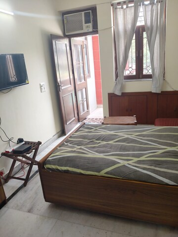 Bedroom in 1 RK Independent House at Sector 56 – for Rent