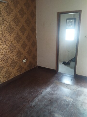 Room in 2 BHK Apartment at Amna Rolex Estate, Faizabad Road – for Rent