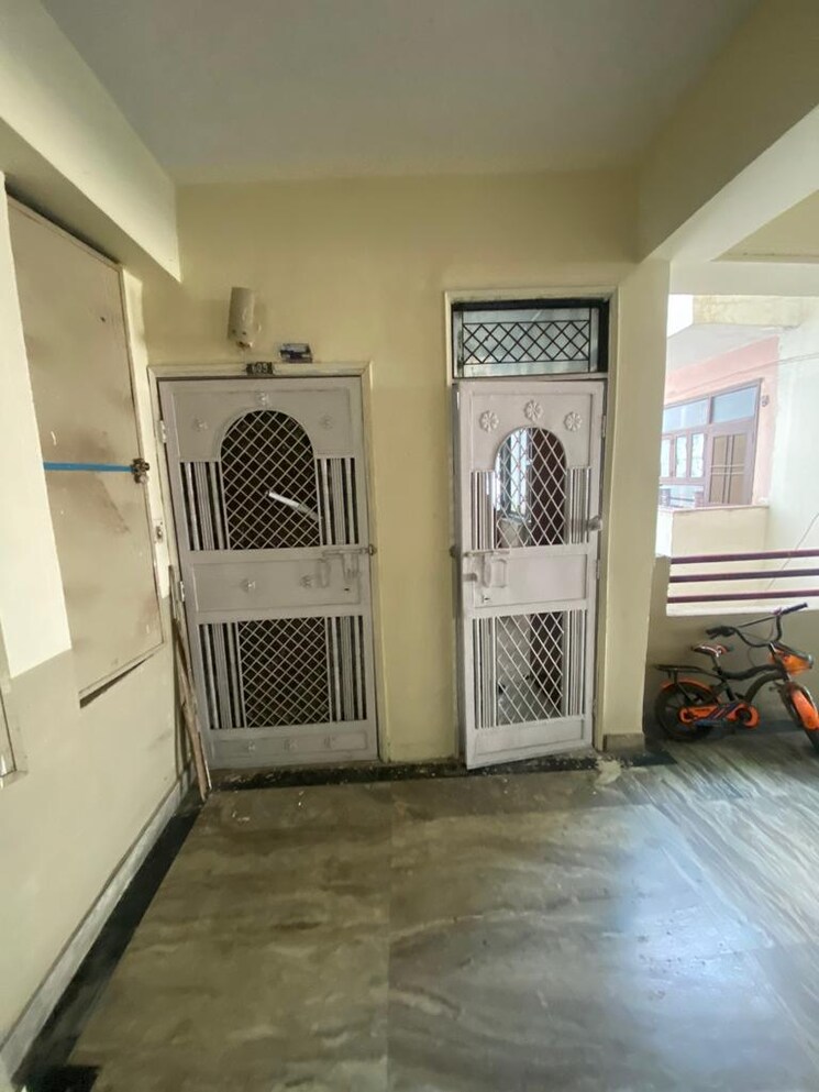Room, rajendra nagar sector 3 6 Bedroom 1800 Sq.Ft. Independent House In Rajendra Nagar Sector 3 Ghaziabad 8762363