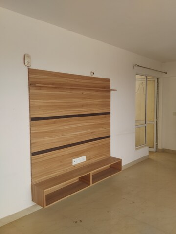 Room in 3 BHK Apartment at BBD Green City Sun Breeze II, Gomti Nagar – for Rent