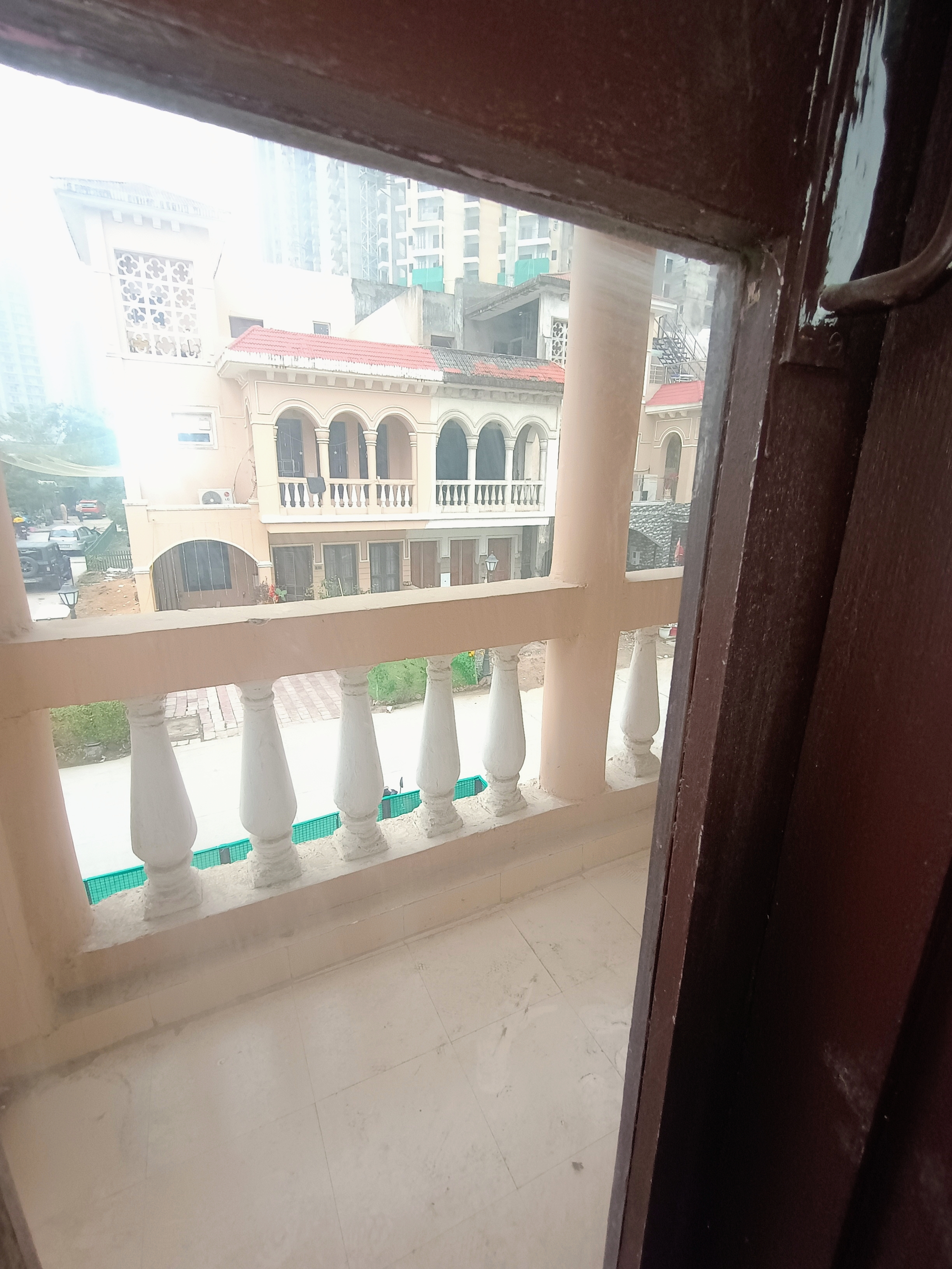 3 BHK + Servant Room 1825 Sq.Ft. Villa in Amrapali Leisure Valley