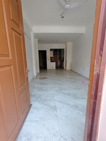 Building Lobby in 3 BHK Villa at Amrapali Leisure Valley, Tech Zone 4 Greater Noida – for Rent