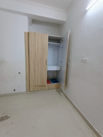Room in 3 BHK Villa at Amrapali Leisure Valley, Tech Zone 4 Greater Noida – for Rent