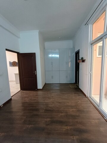 Room in 3 BHK Villa at Amrapali Leisure Valley, Tech Zone 4 Greater Noida – for Rent