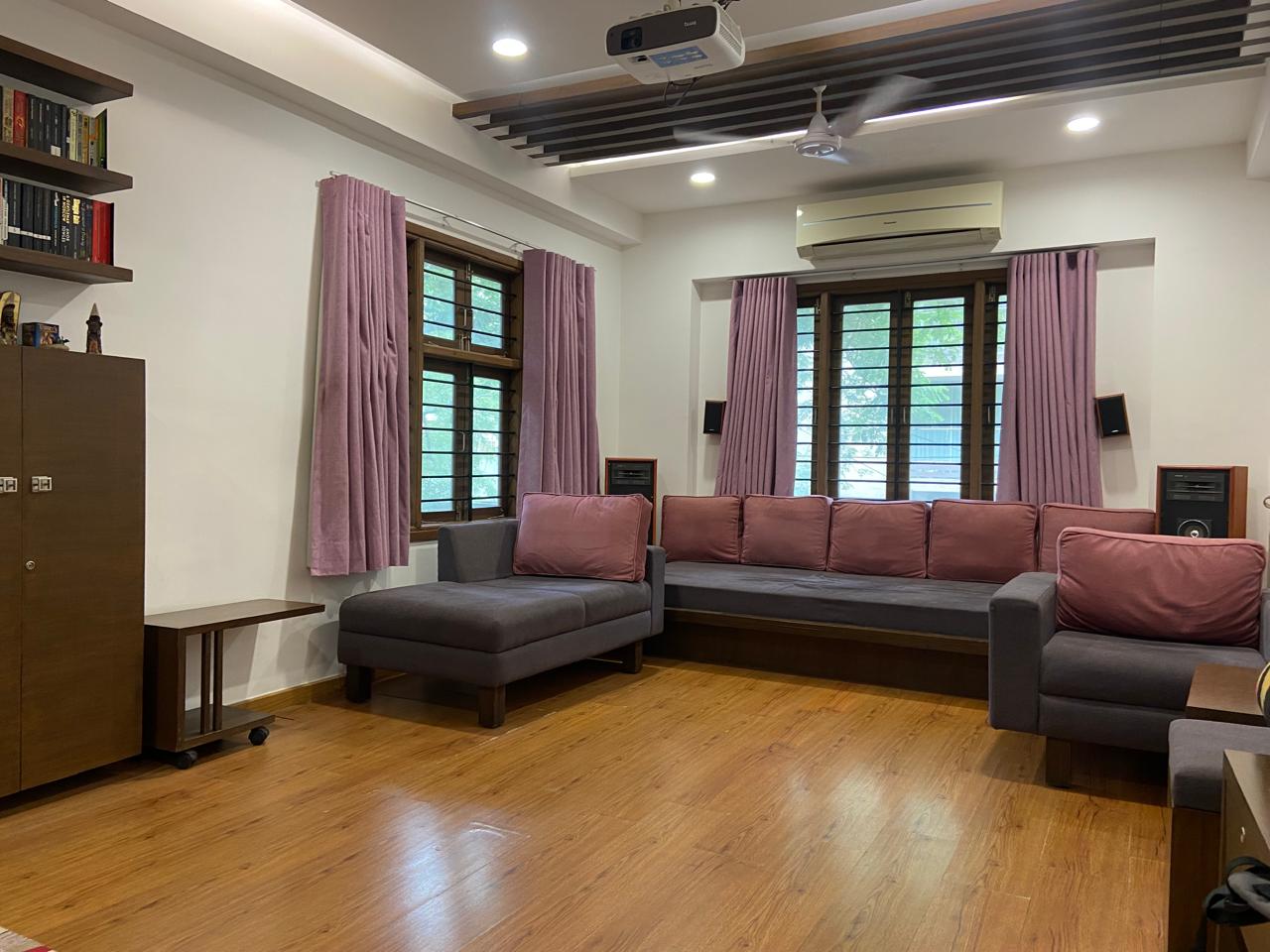 4 BHK + Pooja Room,Servant Room Apartment For Sale in Panjrapole