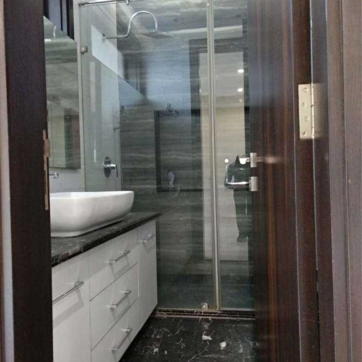 Attached Bathroom, new friends colony 3 Bedroom 2300 Sq.Ft. Builder Floor In New Friends Colony Delhi 8762392