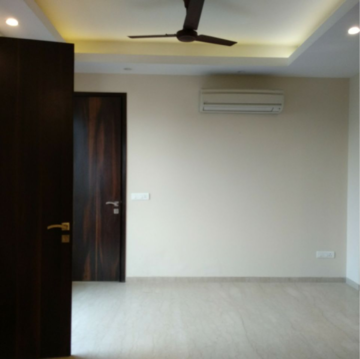 Room in 3 BHK Builder Floor at New Friends Colony – for Rent