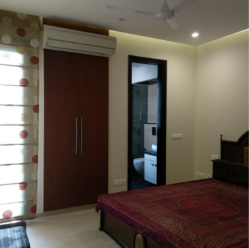 Room in 3 BHK Builder Floor at New Friends Colony – for Rent