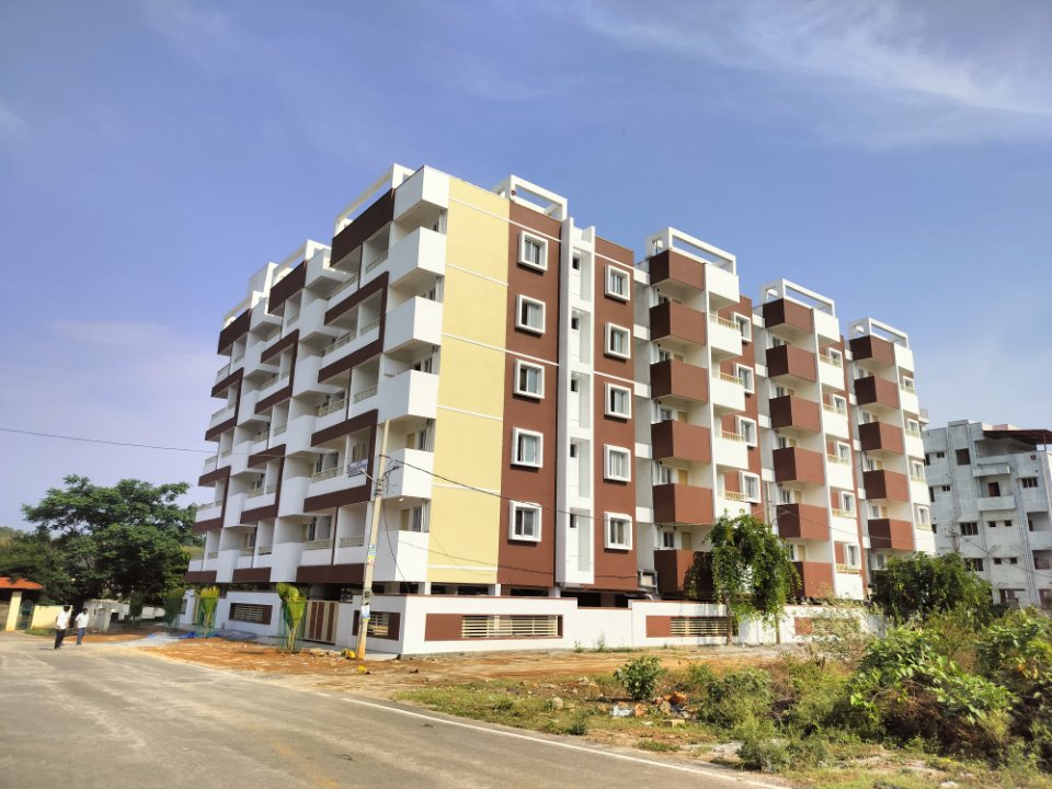 2 BHK Apartment For Sale in Varaahi Lake View