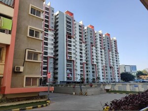 3 BHK Apartment For Sale in Emami Swanlake, Kukatpally