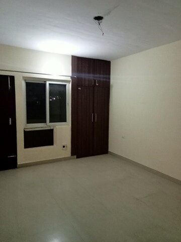 Room in 3 BHK Apartment at Alaknanda Apartment Gomti Nagar, Gomti Nagar – for Rent