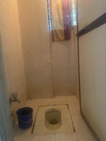 Bathroom in 1.5 BHK Apartment at Hill View CHS New Panvel, New Panvel – for Rent