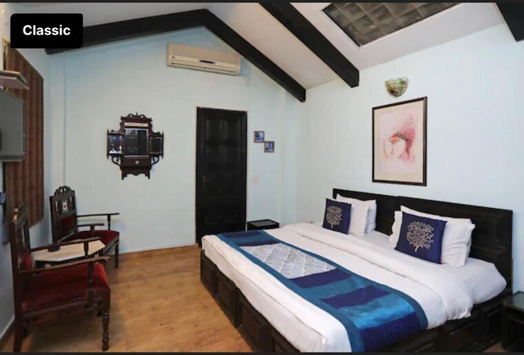 Bedroom, shivalik-tower-kaushambi 6+ Bedroom 350 Sq.Mt. Villa In Anand Vihar Ghaziabad 8762469