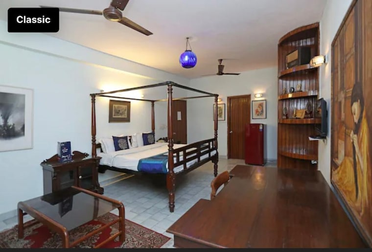 Living Room, shivalik-tower-kaushambi 6+ Bedroom 350 Sq.Mt. Villa In Anand Vihar Ghaziabad 8762469