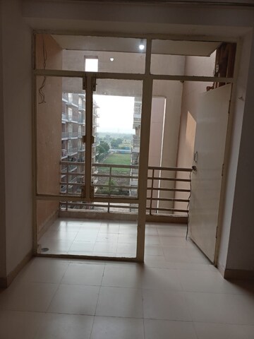 Room in 2 BHK Apartment at Breez Global Heights, Sohna Sector 33 – for Sale