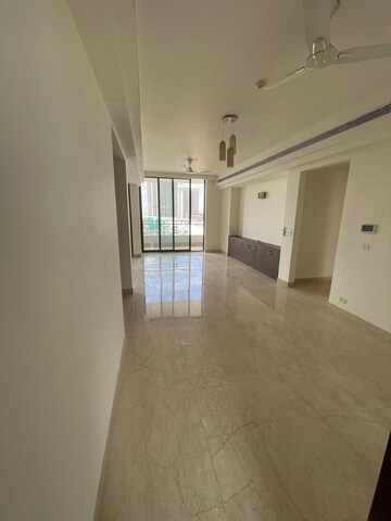 Room in 3 BHK Apartment at M3M Golf Estate, Sector 65 – for Rent