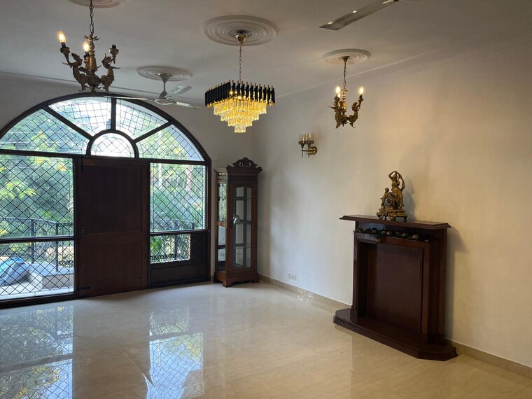 Living Room, kanchan-vihar 6+ Bedroom 350 Sq.Mt. Villa In Dlf Ankur Vihar Ghaziabad 8762510