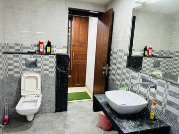Master Bedroom in 5 BHK Villa at Bajaj Nagar – for Rent