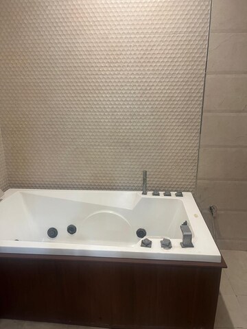 Bathroom in 3 BHK Builder Floor at RWA Apartments Sector 51, Sector 51 – for Rent