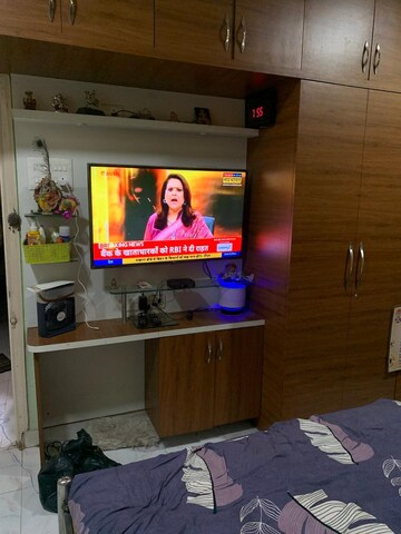 Furnished Amenities in 3 BHK Apartment at Pushpasuhas Apartment, Aundh – for Rent