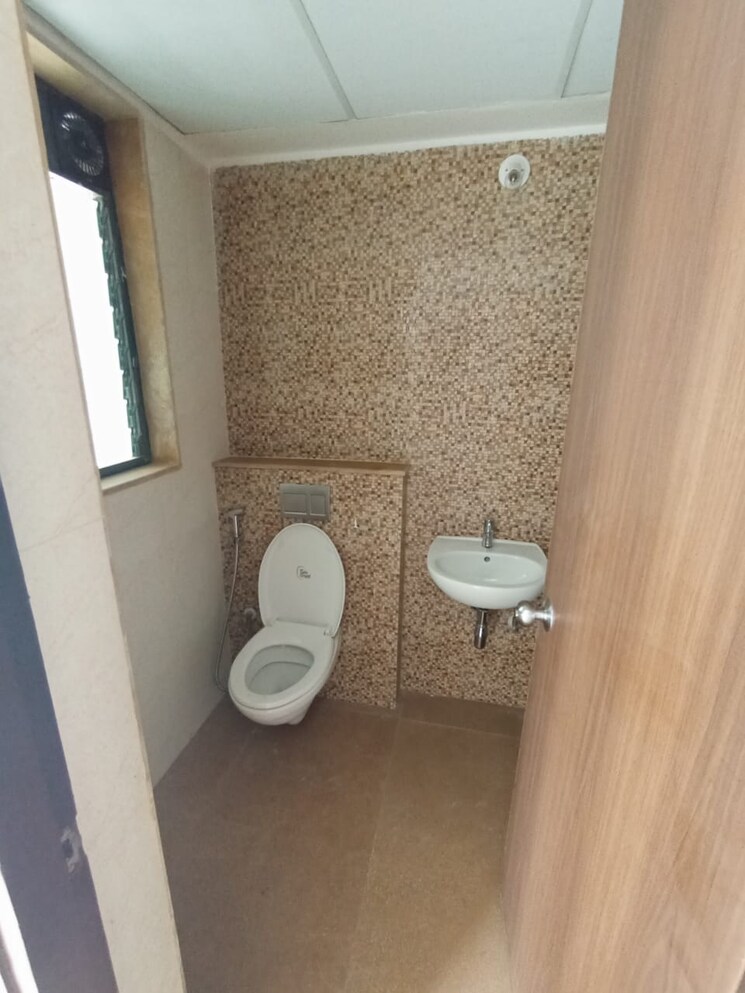 Bathroom, lodha-palava-downtown 2 Bedroom 717 Sq.Ft. Apartment In Dombivli East Thane 8762530