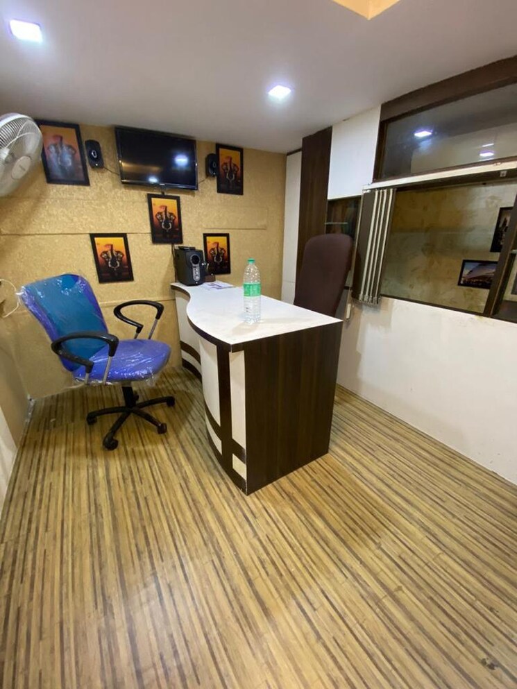 Team Area, haware-fantasia Commercial Office Space 288 Sq.Ft. In Vashi Sector 28 Navi Mumbai 8762544
