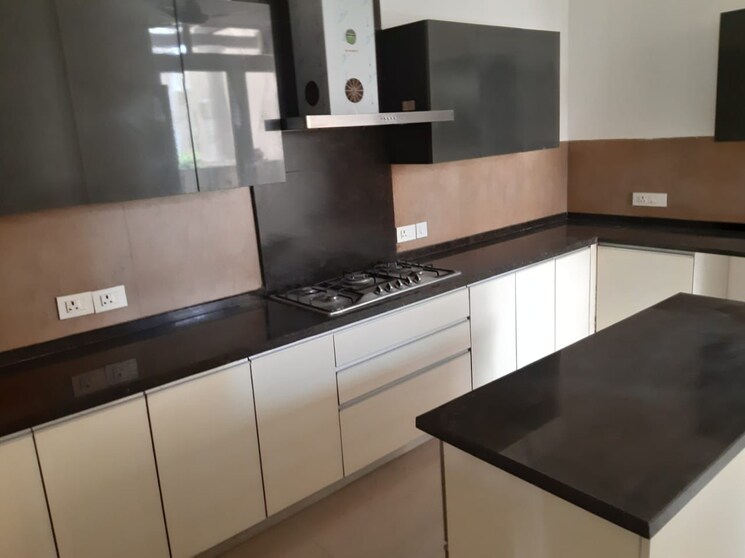Kitchen, emaar-marbella 4 Bedroom 5605 Sq.Ft. Villa In Sector 66 Gurgaon 8762572