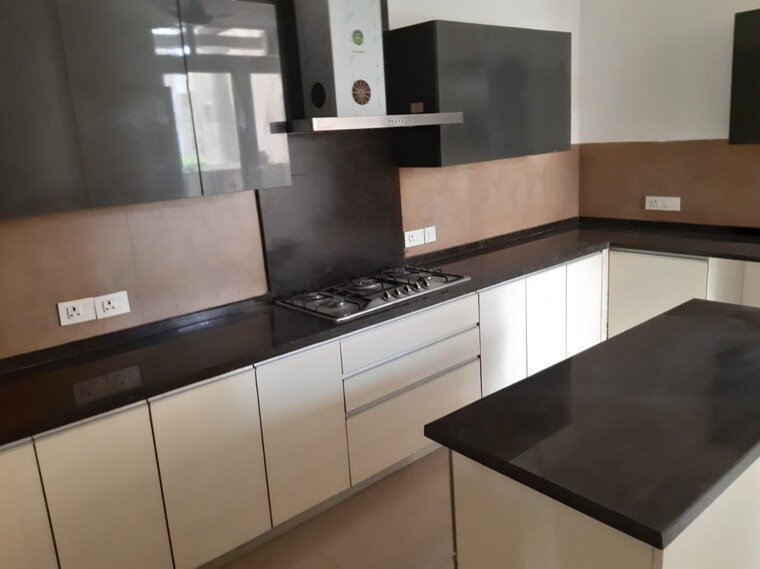 Kitchen, emaar-marbella 4 Bedroom 5605 Sq.Ft. Villa In Sector 66 Gurgaon 8762572
