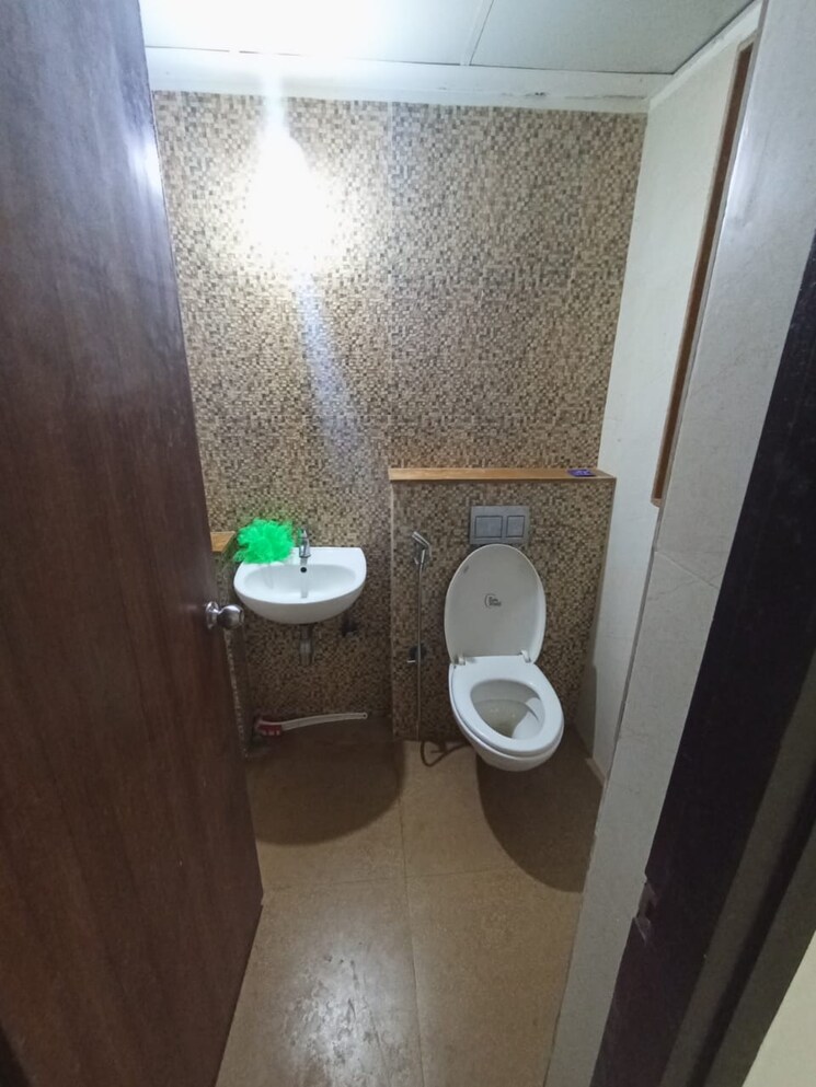 Bathroom, lodha-palava-downtown 2 Bedroom 717 Sq.Ft. Apartment In Dombivli East Thane 8762575