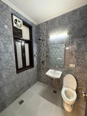 Attached Bathroom in 4 BHK Apartment at Unitech Escape, Sector 50 – for Sale
