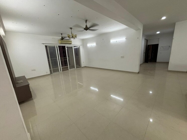 Room, suncity-heights 3 Bedroom 2450 Sq.Ft. Apartment In Sector 54 Gurgaon 8762599