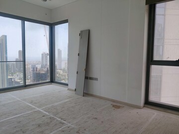 Room in 5 BHK Apartment at Rustomjee Crown, Prabhadevi – for Rent