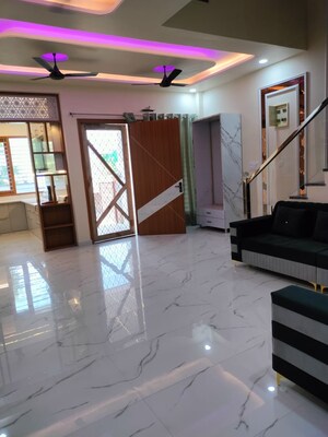 Master Bedroom in 5 BHK Villa at Kalwar Road – for Sale