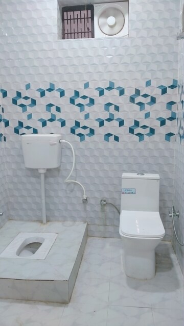Bathroom in 1 BHK Independent House at Gomti Nagar – for Rent
