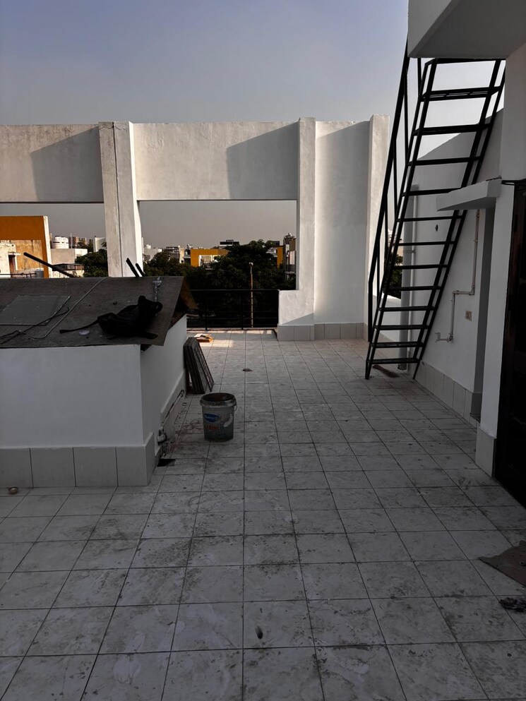 Balcony, bptp-park-elite-floors-sector-88 4 Bedroom 250 Sq.Yd. Villa In Sector 88 Faridabad 8762609