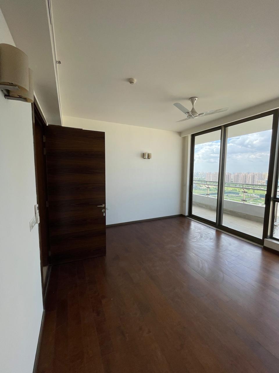 3 BHK + Pooja Room,Servant Room Apartment For Sale in M3M Golf Estate