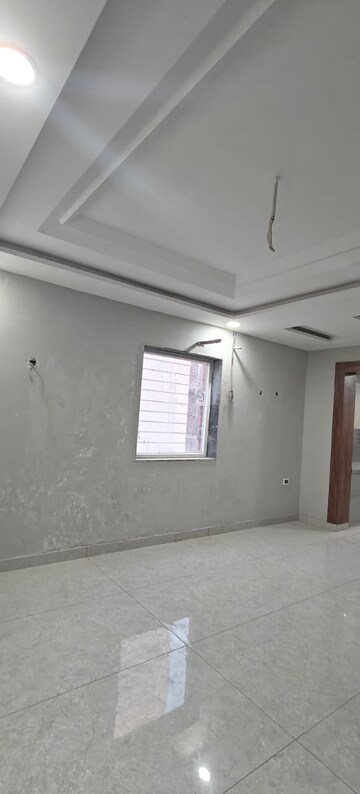 Room in 2 BHK Builder Floor at RPS Palm Drive, Sector 88 – for Rent
