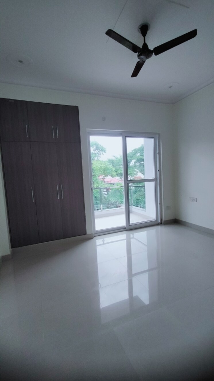 Room, gomti nagar 5 Bedroom 2200 Sq.Ft. Penthouse In Gomti Nagar Lucknow 8762642