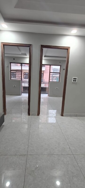 Building Lobby in 2 BHK Builder Floor at RPS Palm Drive, Sector 88 – for Rent