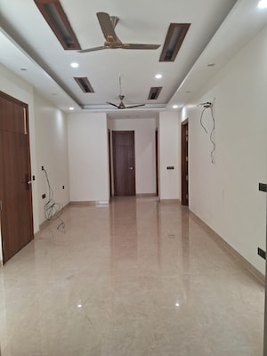 Room in 4 BHK Builder Floor at Sector 84 – for Sale