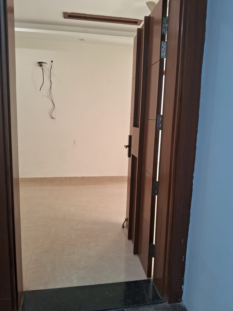 Room, sector 84 4 Bedroom 345 Sq.Yd. Builder Floor In Sector 84 Faridabad 8762652